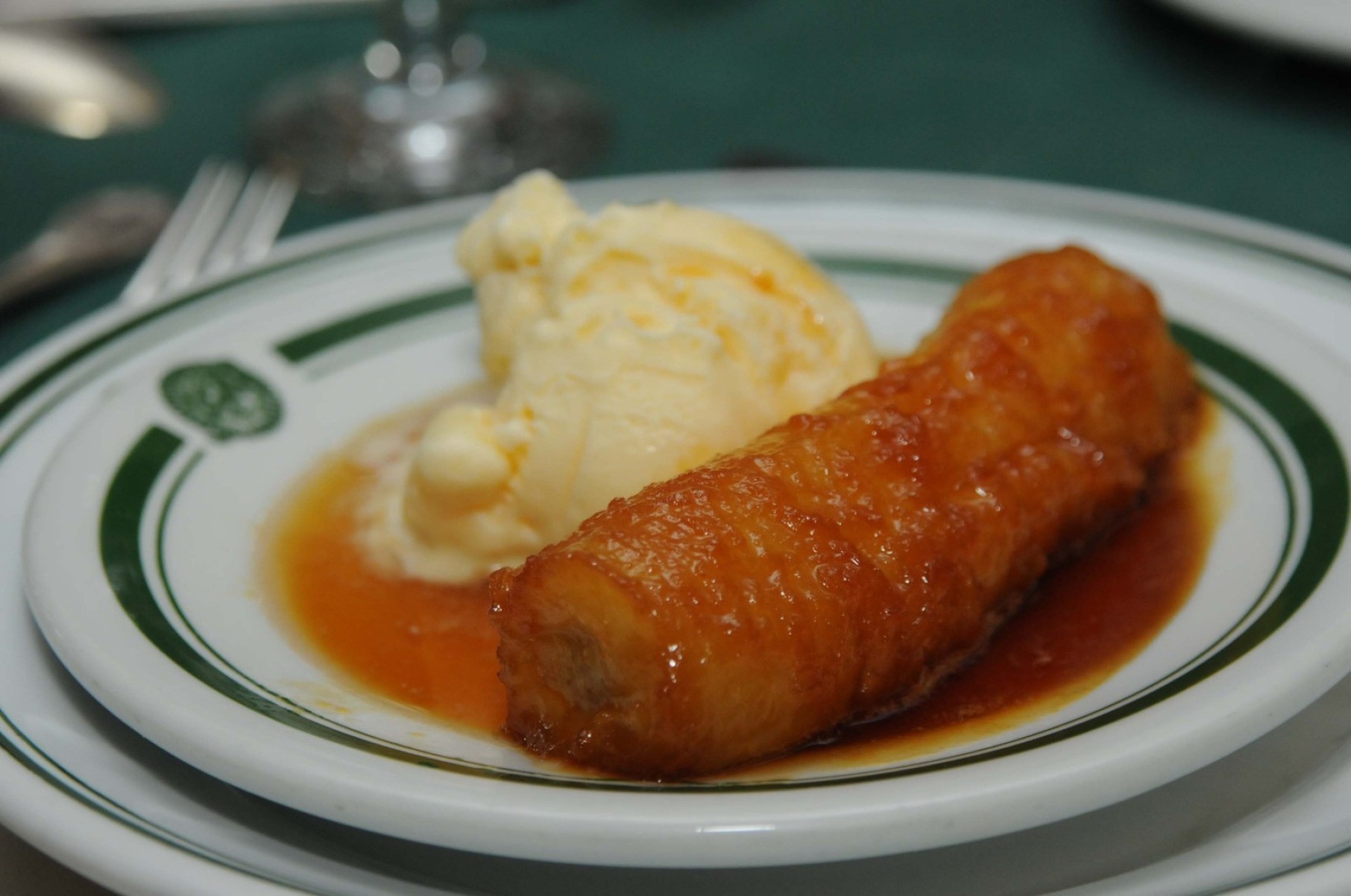 Banana flambada com sorvete