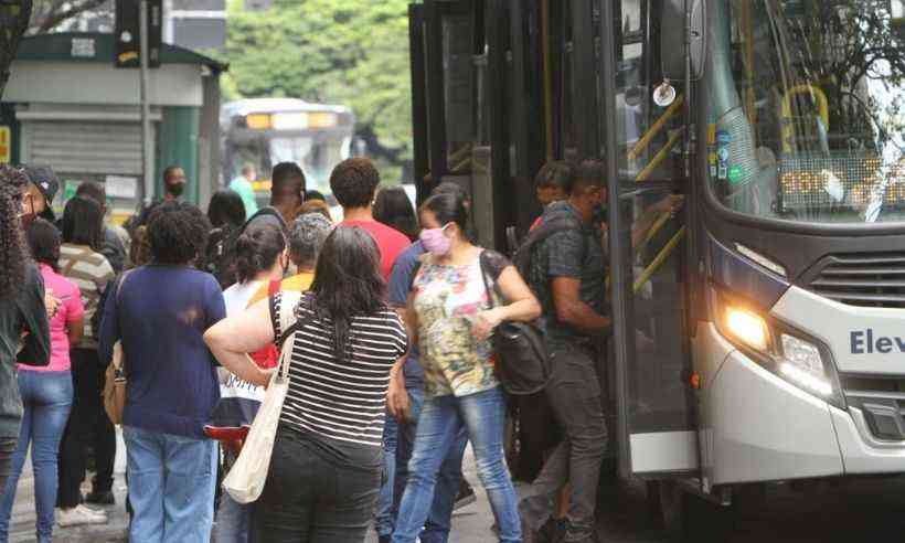 Ônibus ruim e lotado vai receber nota baixa em Belo Horizonte  -  Edésio Ferreira/EM/D.A Press